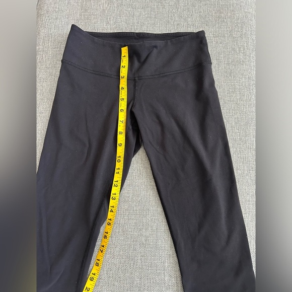 Lululemon cropped black leggings size 4 - Picture 5 of 5